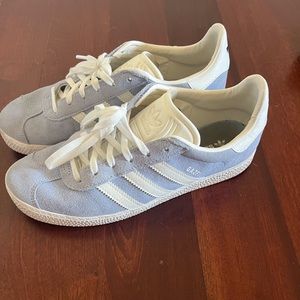 Adidas women’s 7.5 gazelle